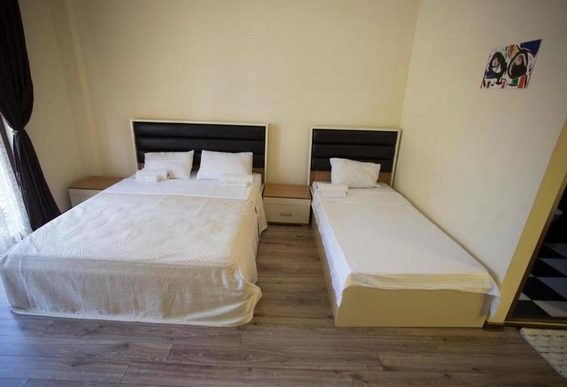 هتل Kobuleti Garden Inn