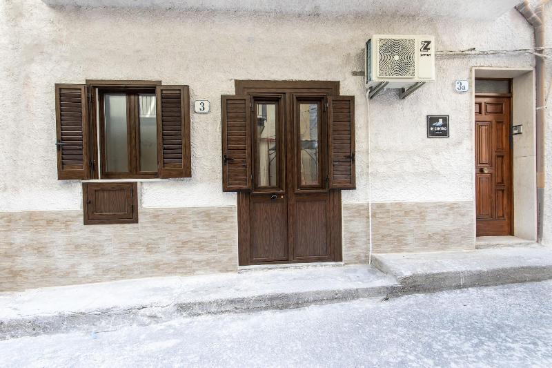 پانسیون In Centros Vicino Cefalu Selfchekin