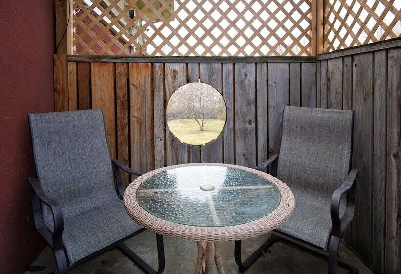 ユースホステル Birchfield Manor Inn And Restaurant