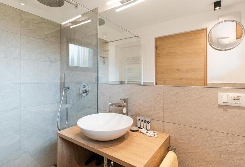 Aparthotel Abiná Lana Höhe
