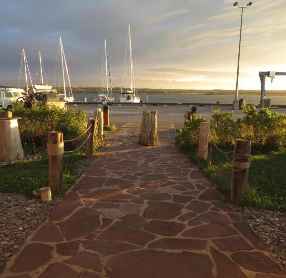 בית מלון כפרי Auberge Café Acadien