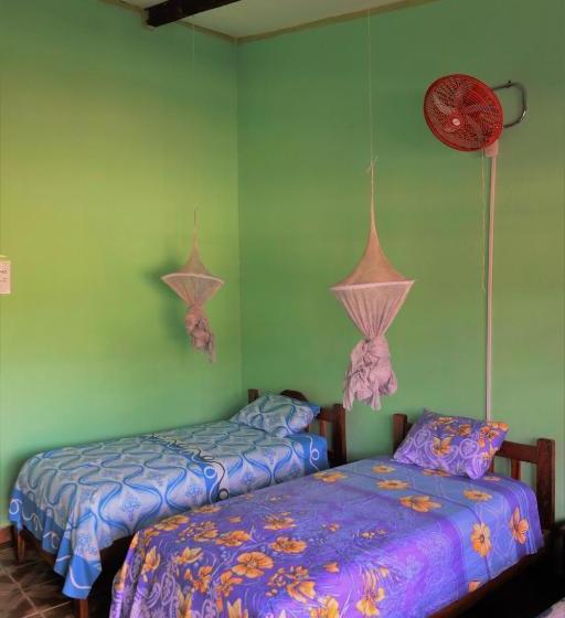 پانسیون Perezoso Hostel