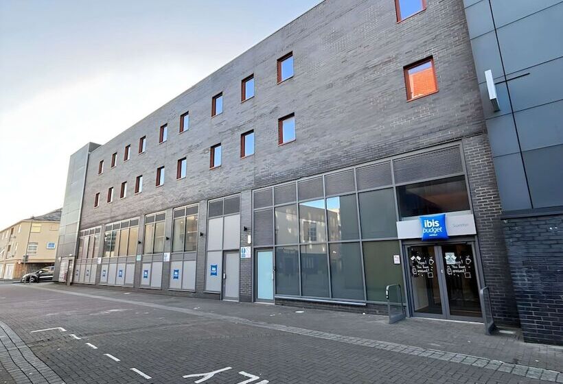 בית מלון כפרי Ibis Budget Swindon