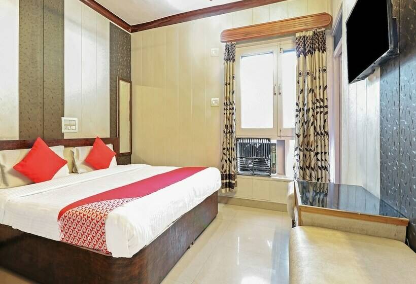 فندق Oyo 24244 Chamunda View