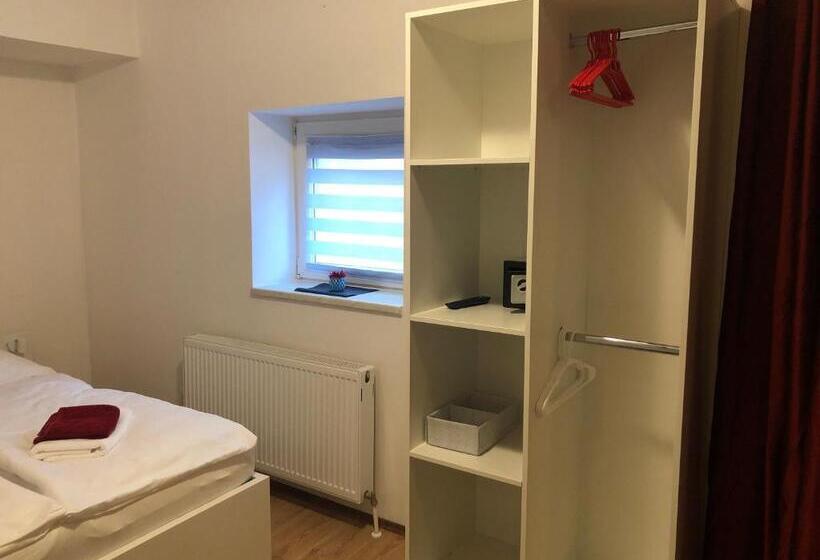 پانسیون Center Rooms Villach