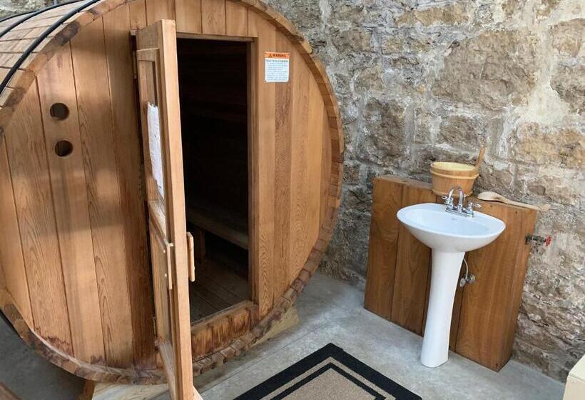 تختخواب و صبحانه Abe's Spring Street Guest House