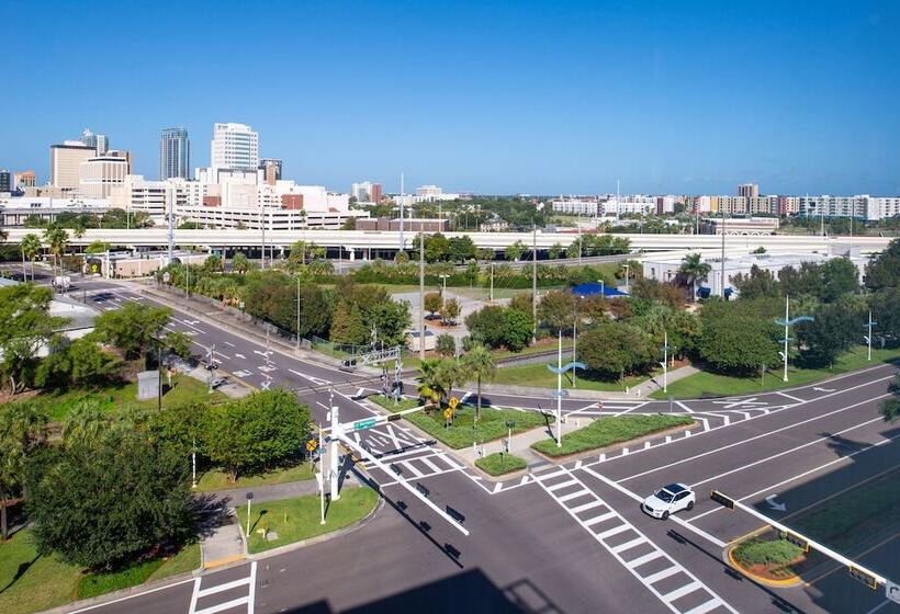 בית מלון כפרי Home2 Suites By Hilton Tampa Downtown Channel District