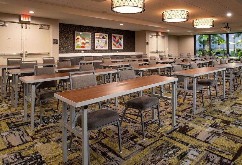 בית מלון כפרי Home2 Suites By Hilton Tampa Downtown Channel District