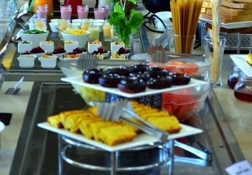 ホテル Nirvana Sarovar Portico Gorakhpur