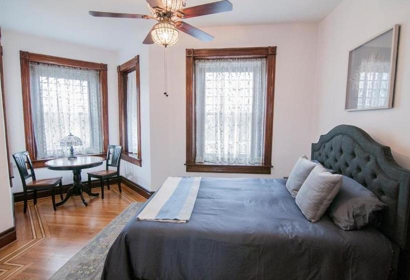 George Washington Wood Bed & Breakfast