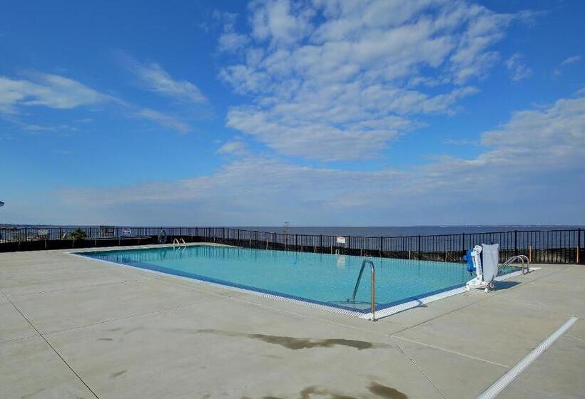 ホテル Waterside Resort By Capital Vacations