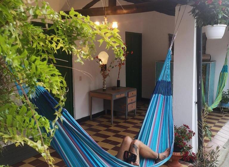 پانسیون Green Door San Gil