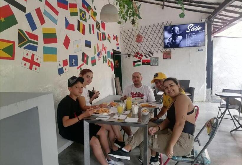 پانسیون Green Door San Gil