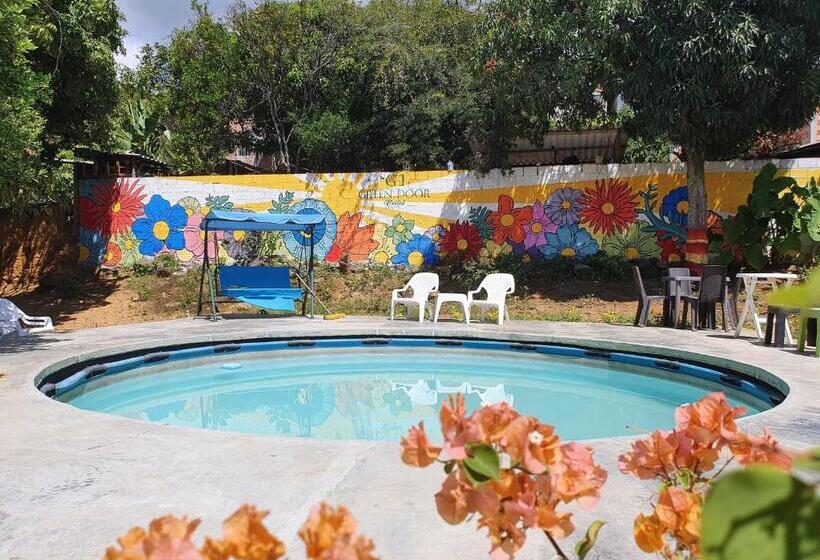 پانسیون Green Door San Gil