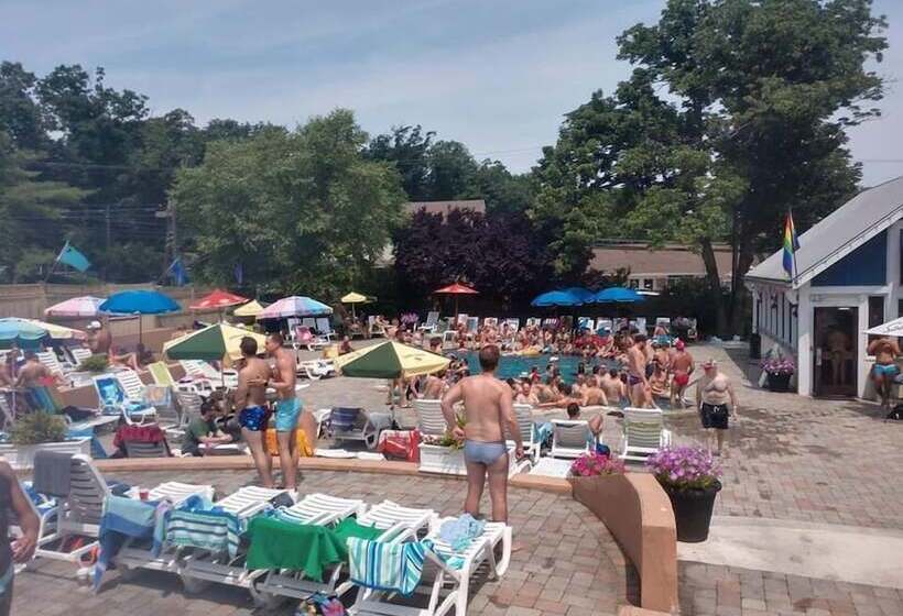 The Raven Resort