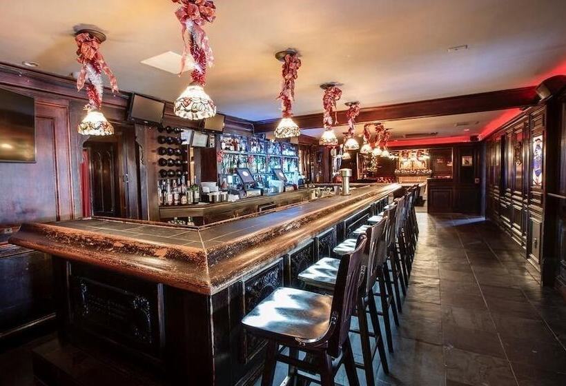 The Raven Resort