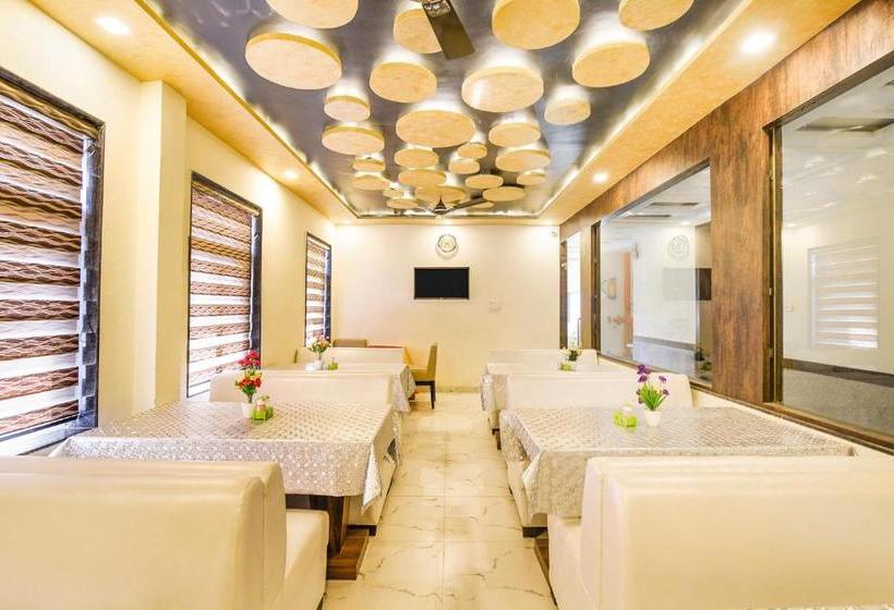 ホテル Fab Heaven Grand