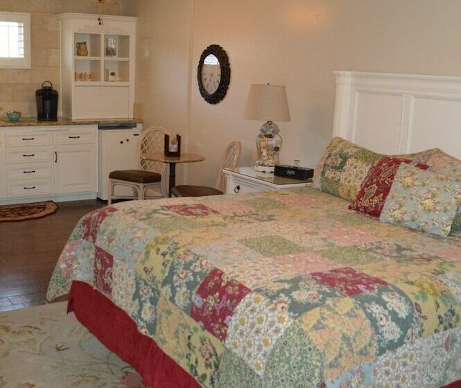 فندق Beachcomber Inn