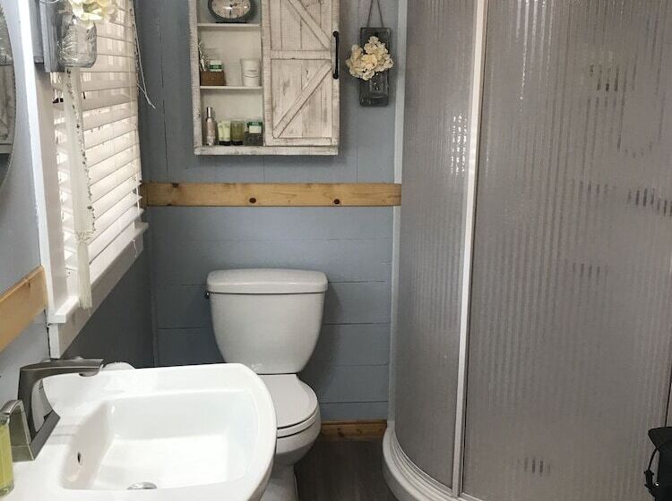 펜션 Come Friday Cottages