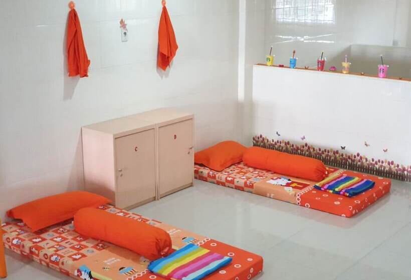 پانسیون Hong Jaya Homestay   Hostel