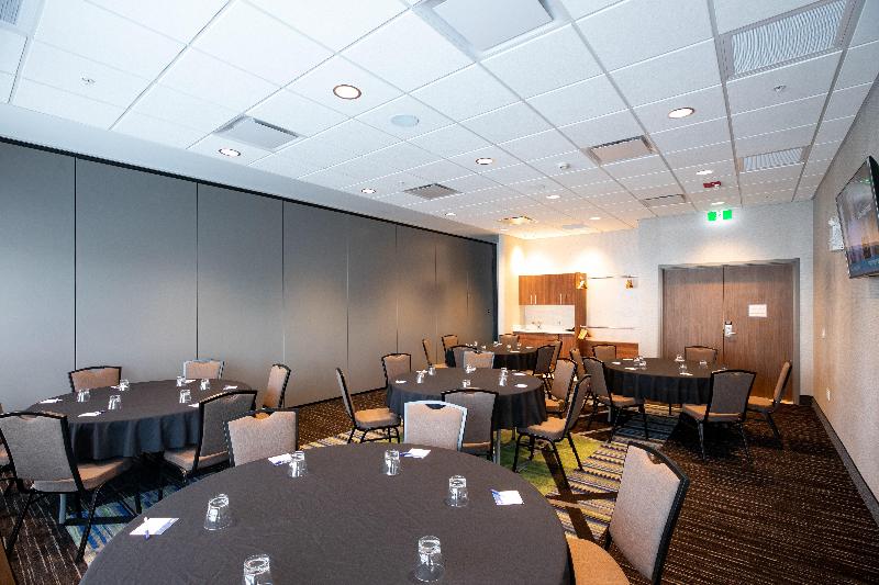 فندق Holiday Inn Express   Lethbridge Southeast, An Ihg