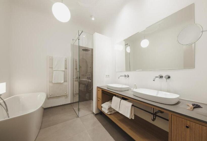 Kuntino Suites