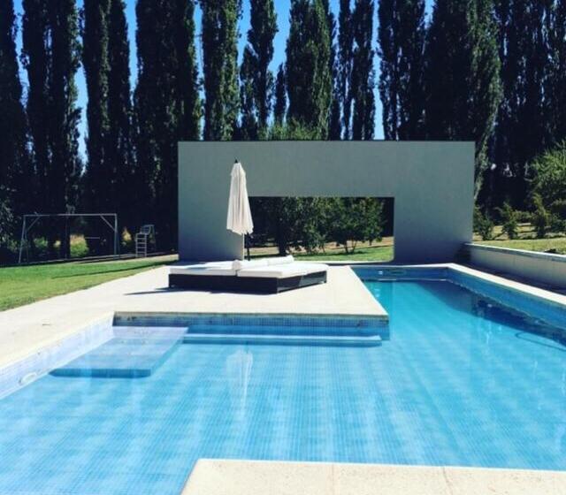 تختخواب و صبحانه La Aguada