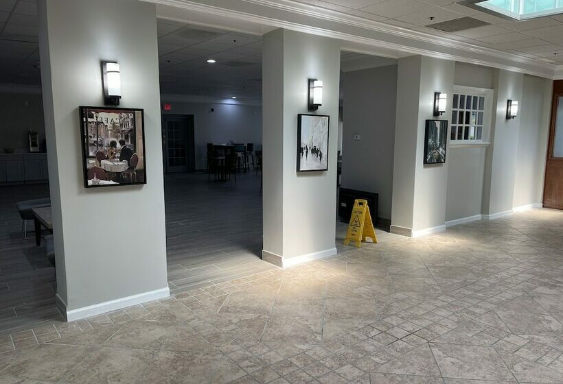 فندق Quality Inn & Suites New Hartford   Utica