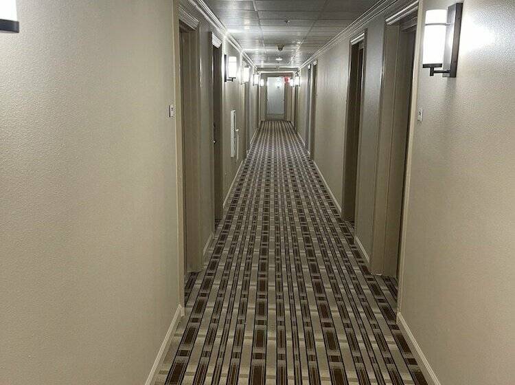 فندق Quality Inn & Suites New Hartford   Utica