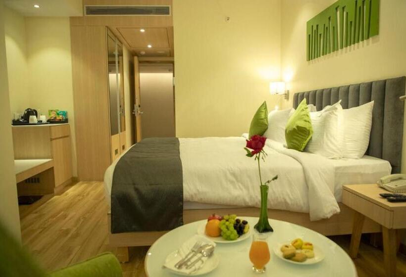 Отель Regenta Central Harsha Vapi