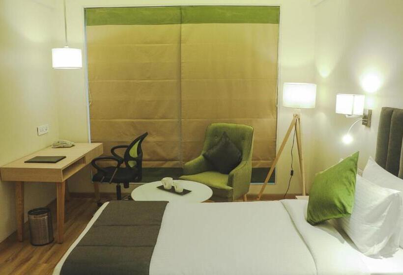 Отель Regenta Central Harsha Vapi
