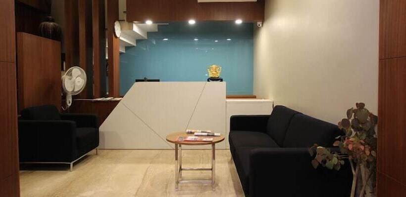 호텔 Samasth Room And Suites