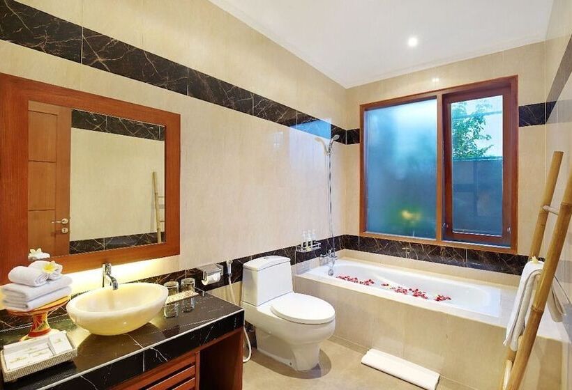 هتل Kubu Gwk Resort