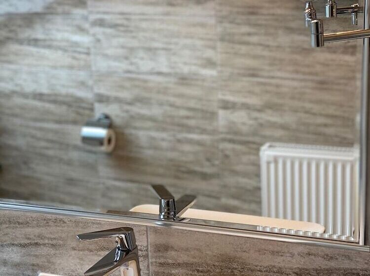 Areo Hotel & Restaurant