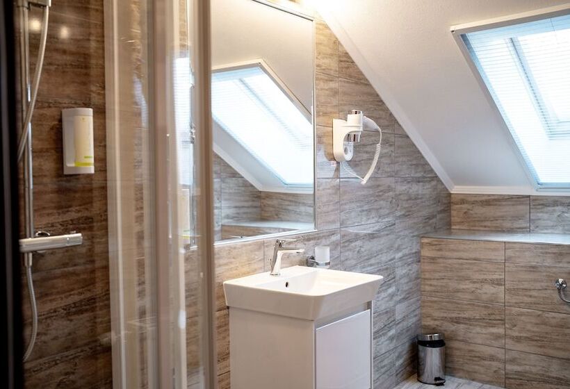 Areo Hotel & Restaurant