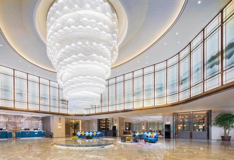 هتل Auto City Ruili