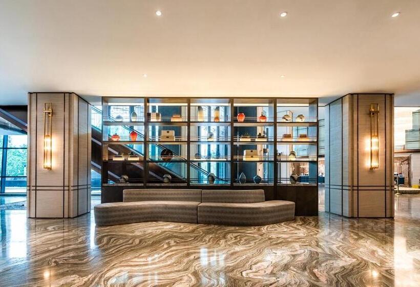 هتل Auto City Ruili