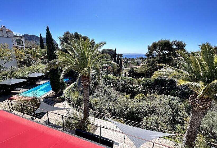 پانسیون The Address Cassis
