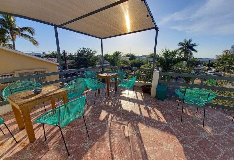 تختخواب و صبحانه Bermejo Hostel