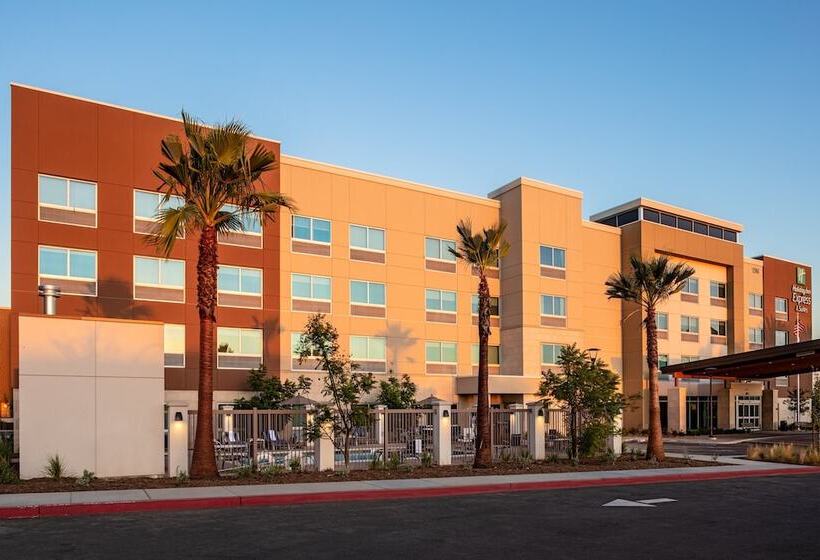 호텔 Holiday Inn Express & Suites   Moreno Valley   Riverside, An Ihg