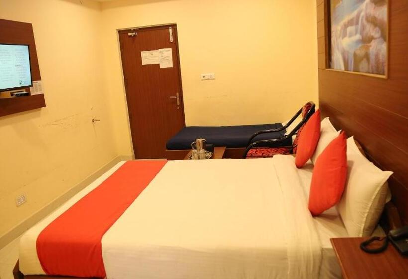 בית מלון כפרי Kumaran Millenium Residency