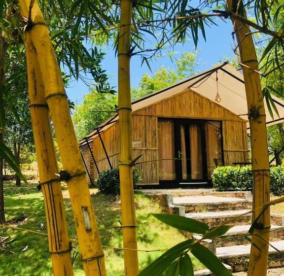 بنسيون Dbambookamp Desa Wisata Ekang