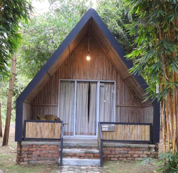 بنسيون Dbambookamp Desa Wisata Ekang