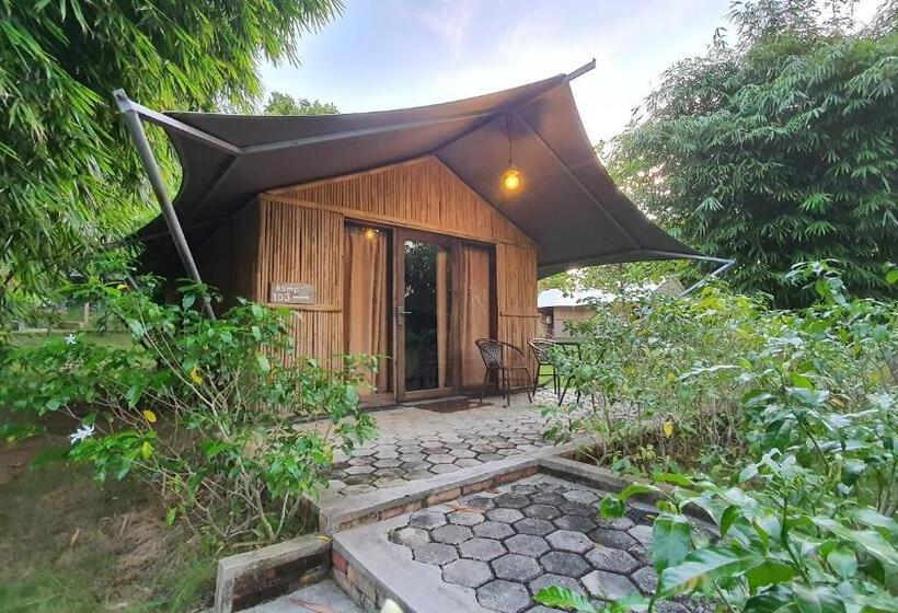 بنسيون Dbambookamp Desa Wisata Ekang