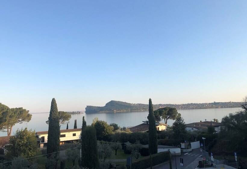 リゾートホテル Lamasu Rioverde   Lago Di Garda