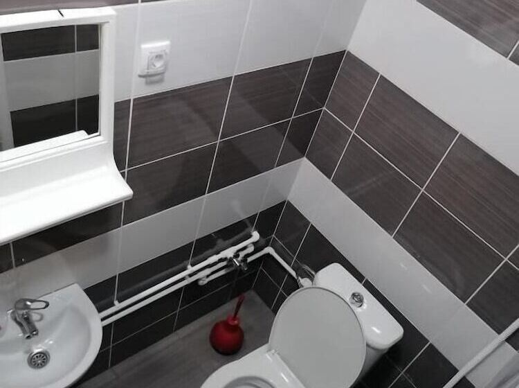 هاستل Exit Labirint Centar