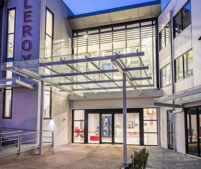 هتل Marsden Suites Albany