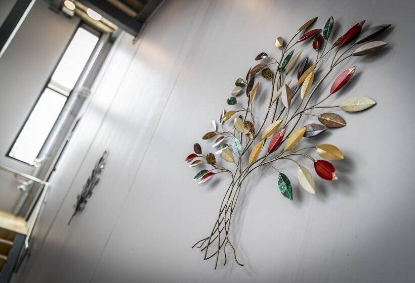 هتل Marsden Suites Albany