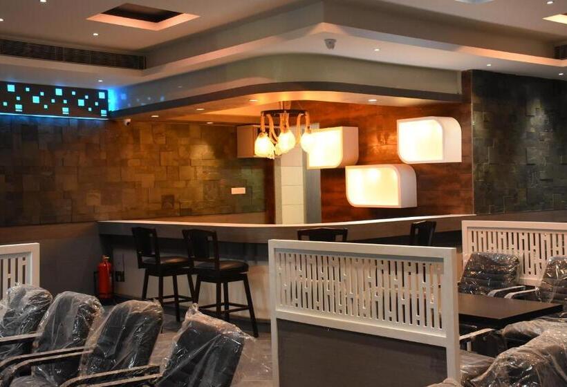 فندق Rathna Residency