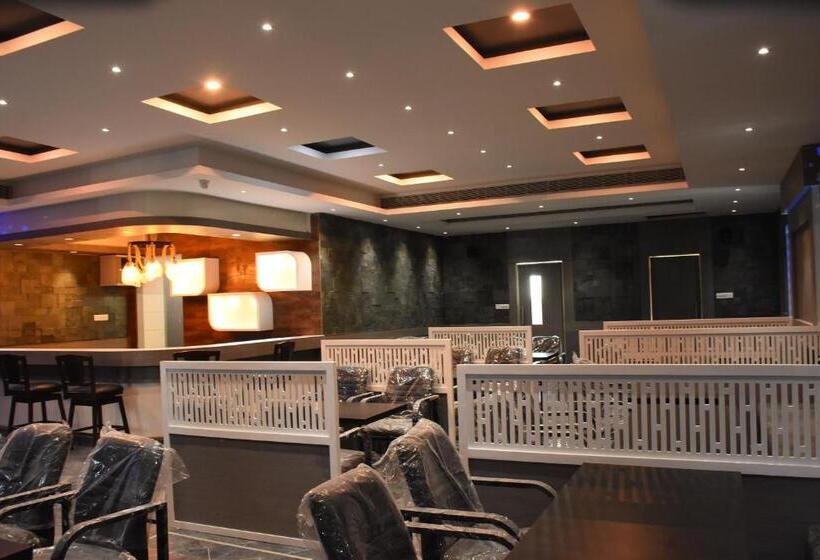 فندق Rathna Residency